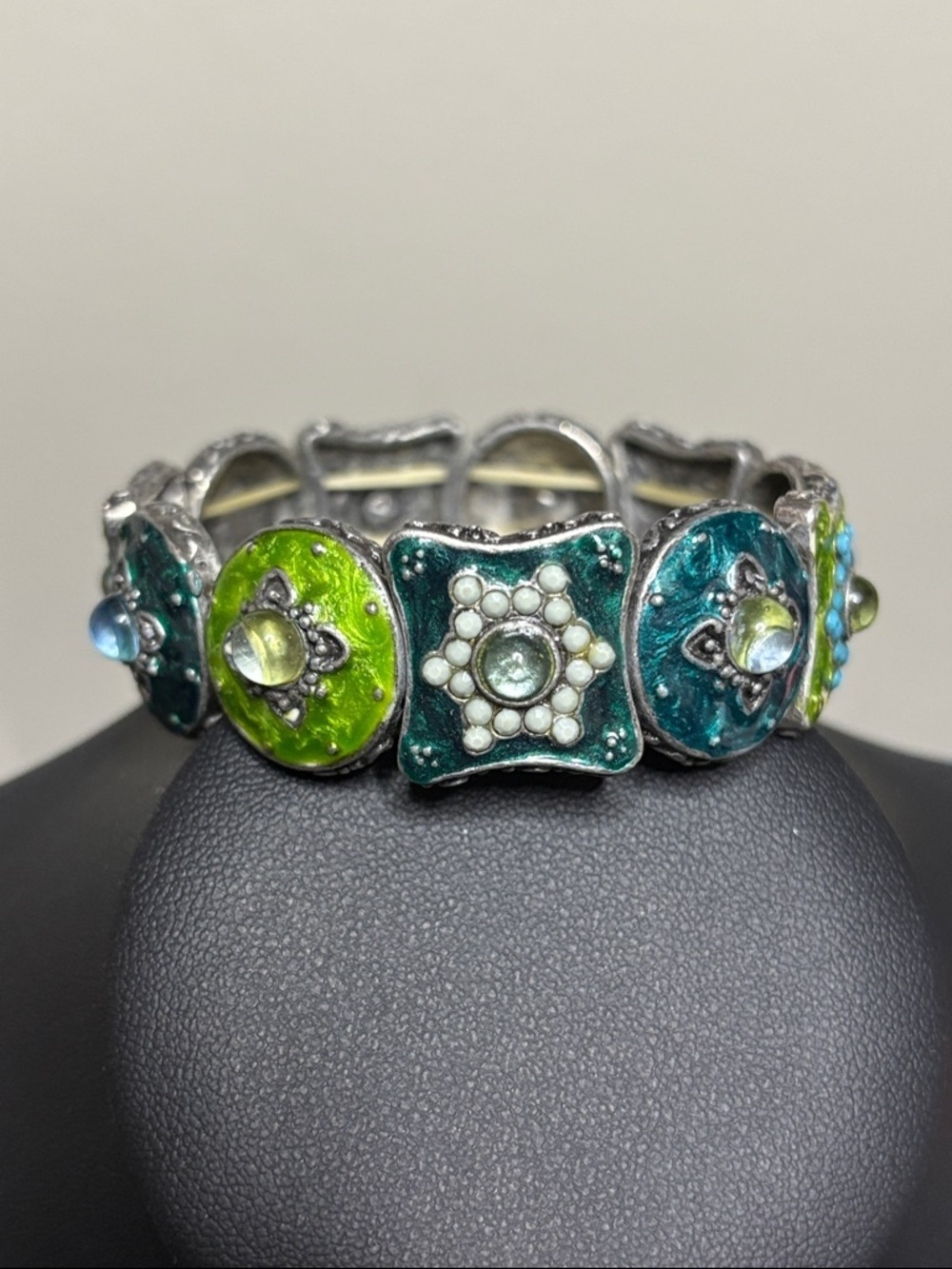 Vintage Enamel Beaded Turquoise Green Blue Silver Tone Stretch Bracelet